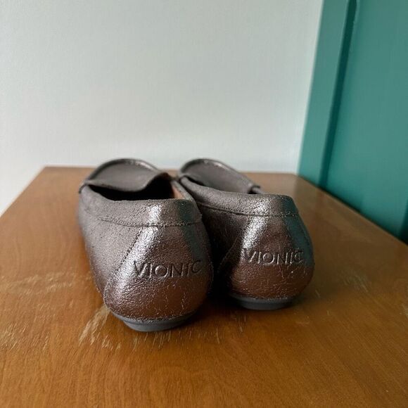 Vionic Women’s Debbie Metallic Pewter Leather Slip on Driving Loafer - Picture 5 of 11